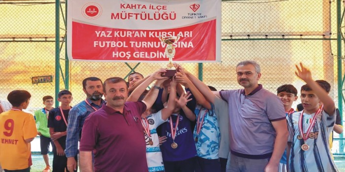 Yavuz Selim Camisi, futbol turnuvasında şampiyon oldu